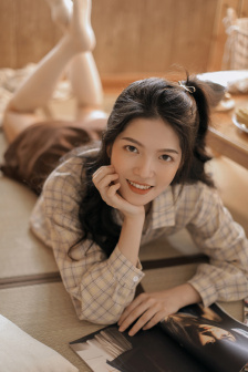 25岁女高中生